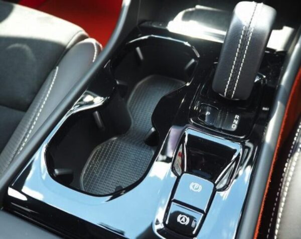 R2年式ボルボXC40 T4 AWD Rデザイン